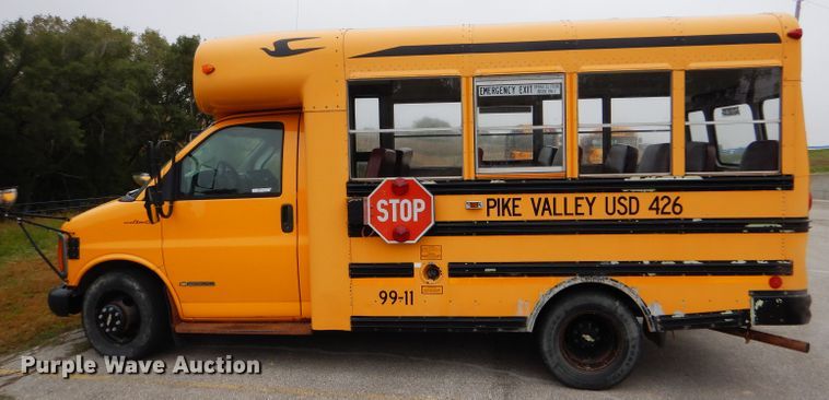 image for item FJ9793 1999 Chevrolet Express 3500 Blue Bird school bus