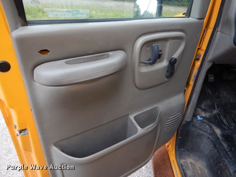 image for item FJ9793 1999 Chevrolet Express 3500 Blue Bird school bus