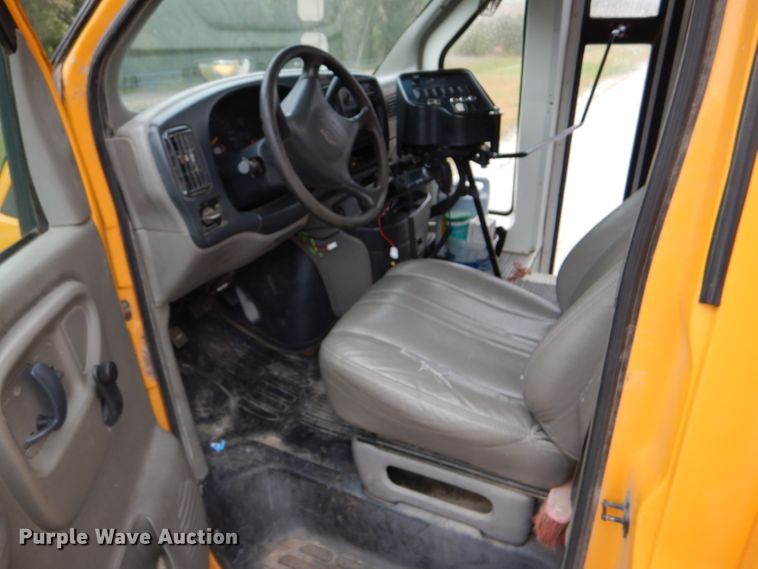 image for item FJ9793 1999 Chevrolet Express 3500 Blue Bird school bus