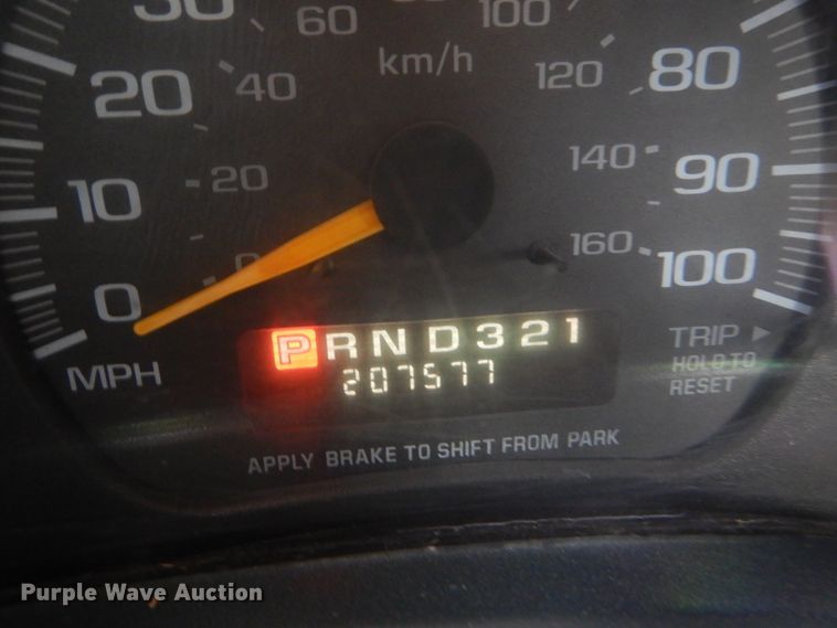 image for item FJ9793 1999 Chevrolet Express 3500 Blue Bird school bus