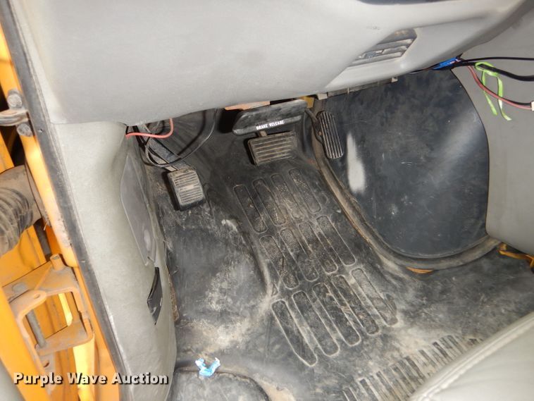 image for item FJ9793 1999 Chevrolet Express 3500 Blue Bird school bus