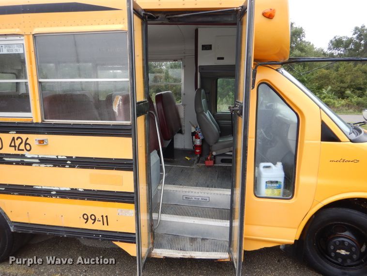 image for item FJ9793 1999 Chevrolet Express 3500 Blue Bird school bus