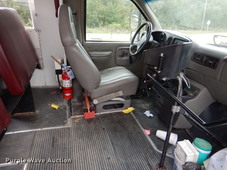 image for item FJ9793 1999 Chevrolet Express 3500 Blue Bird school bus