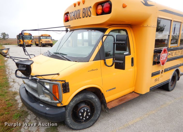 image for item FJ9793 1999 Chevrolet Express 3500 Blue Bird school bus