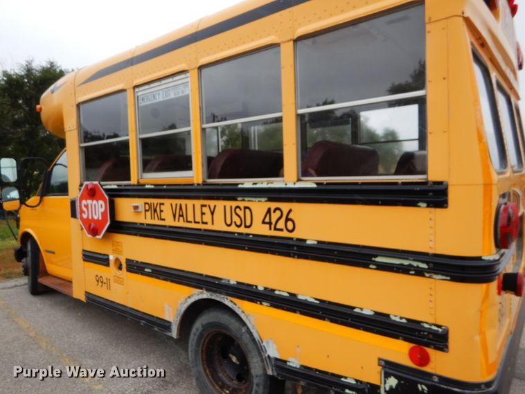 image for item FJ9793 1999 Chevrolet Express 3500 Blue Bird school bus