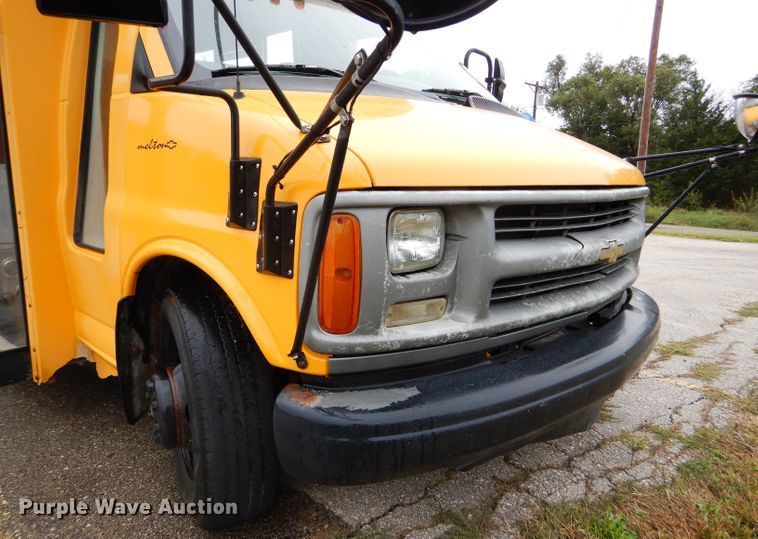 image for item FJ9793 1999 Chevrolet Express 3500 Blue Bird school bus