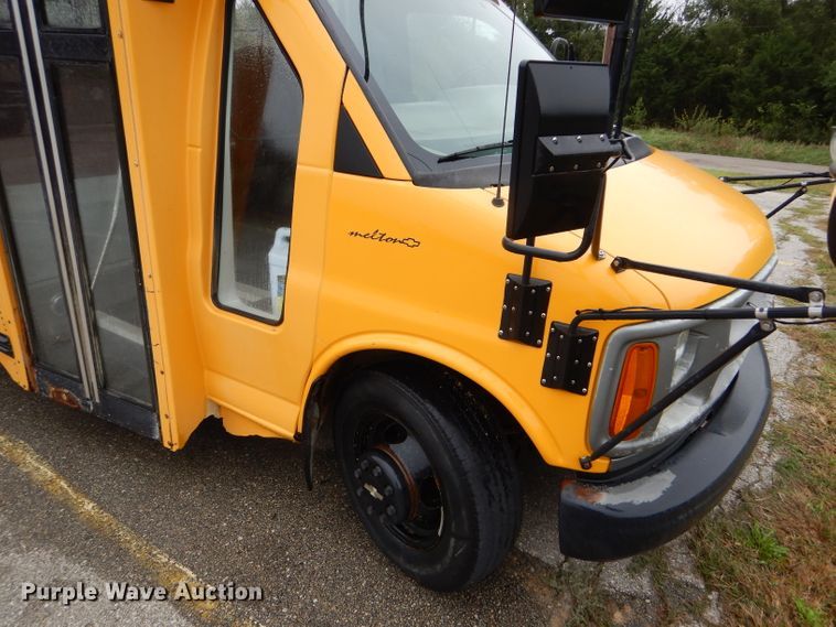 image for item FJ9793 1999 Chevrolet Express 3500 Blue Bird school bus