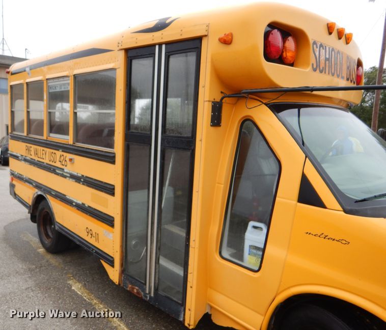 image for item FJ9793 1999 Chevrolet Express 3500 Blue Bird school bus
