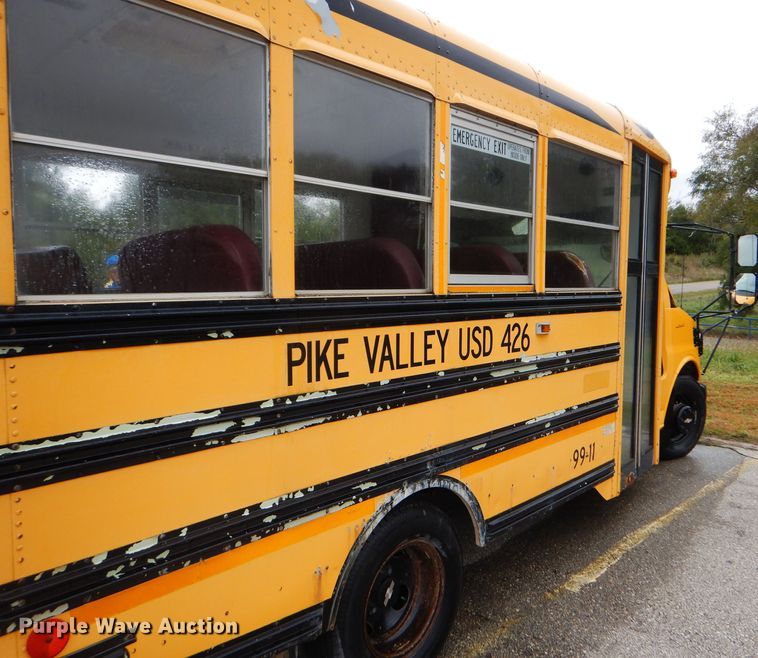 image for item FJ9793 1999 Chevrolet Express 3500 Blue Bird school bus