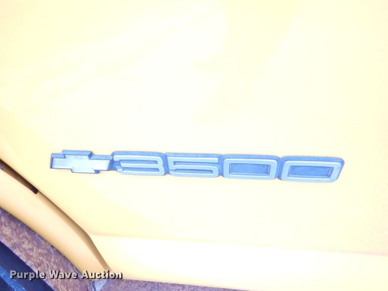 image for item FJ9793 1999 Chevrolet Express 3500 Blue Bird school bus