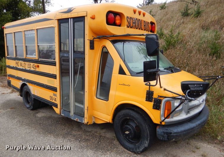 image for item FJ9794 2000 Chevrolet Express 3500 Blue Bird school bus