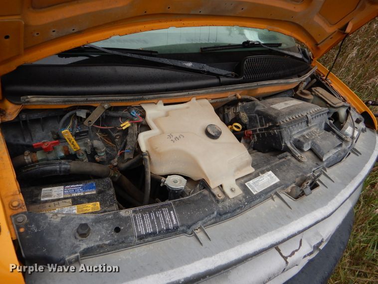 image for item FJ9794 2000 Chevrolet Express 3500 Blue Bird school bus