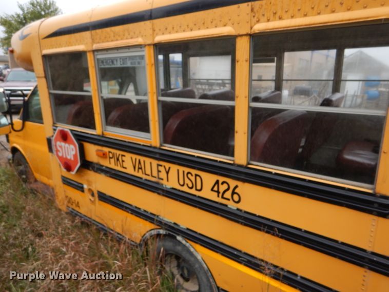 image for item FJ9794 2000 Chevrolet Express 3500 Blue Bird school bus