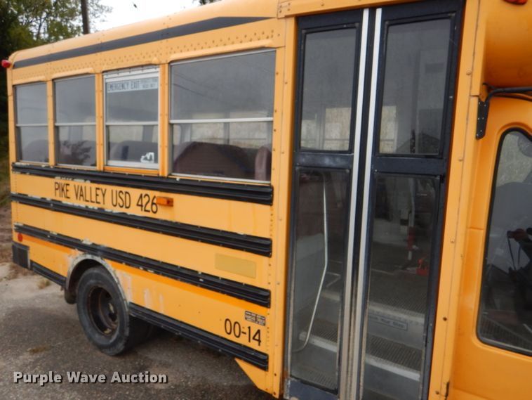 image for item FJ9794 2000 Chevrolet Express 3500 Blue Bird school bus