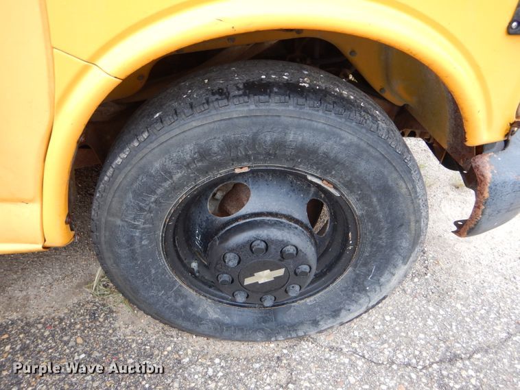 image for item FJ9794 2000 Chevrolet Express 3500 Blue Bird school bus