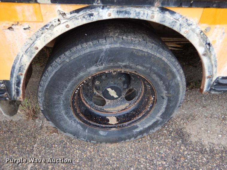 image for item FJ9794 2000 Chevrolet Express 3500 Blue Bird school bus