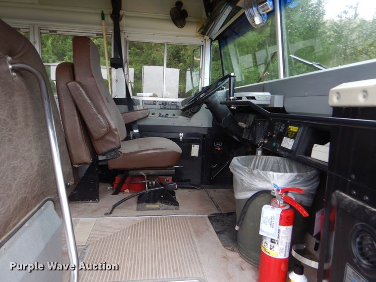 image for item FJ9795 2003 International 3800 school bus