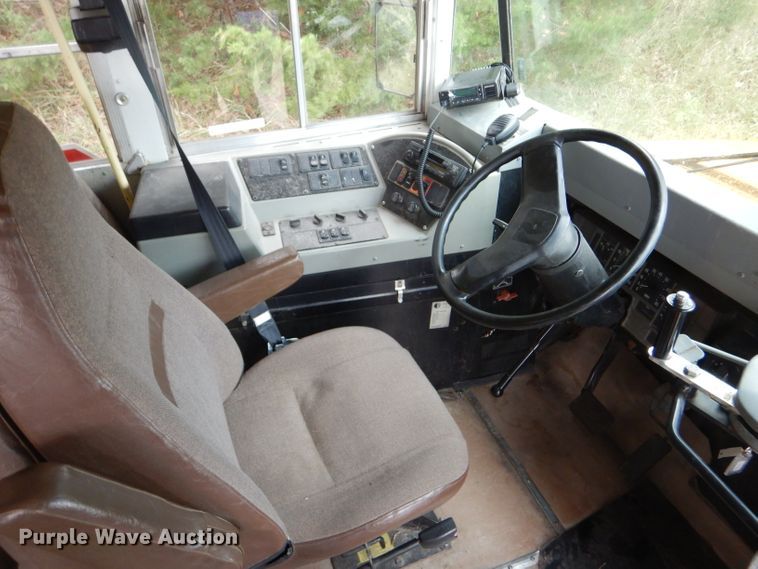 image for item FJ9795 2003 International 3800 school bus