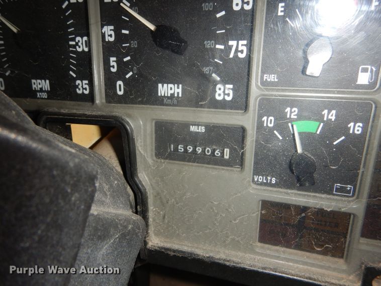 image for item FJ9795 2003 International 3800 school bus