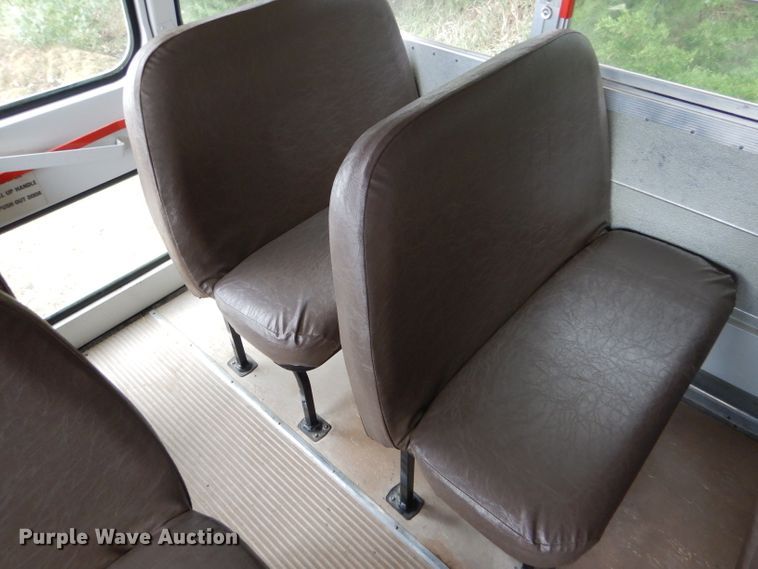 image for item FJ9795 2003 International 3800 school bus