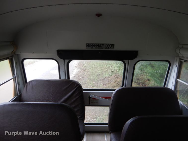 image for item FJ9795 2003 International 3800 school bus