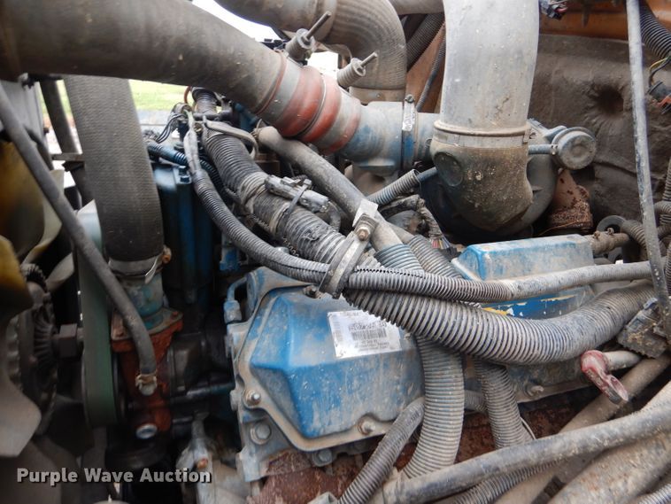 image for item FJ9795 2003 International 3800 school bus