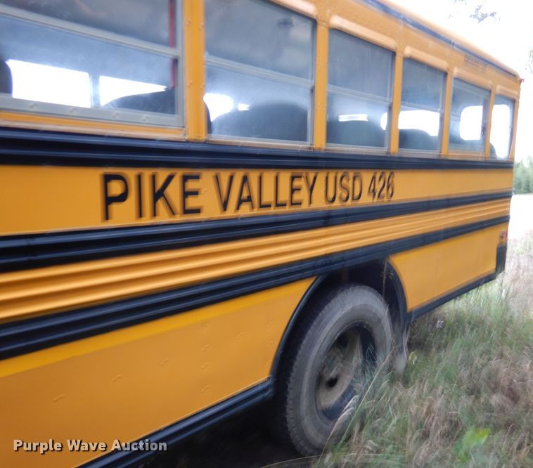 image for item FJ9795 2003 International 3800 school bus