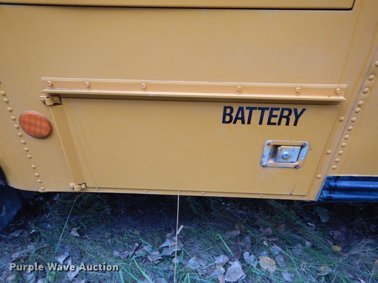 image for item FJ9795 2003 International 3800 school bus