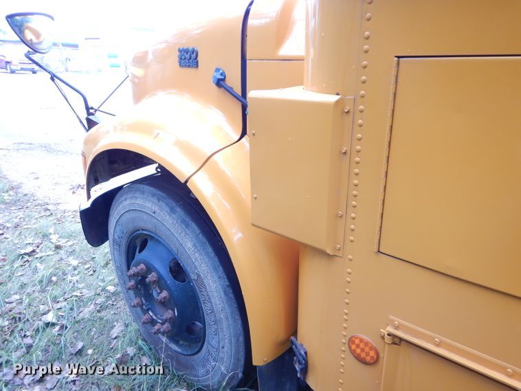 image for item FJ9795 2003 International 3800 school bus