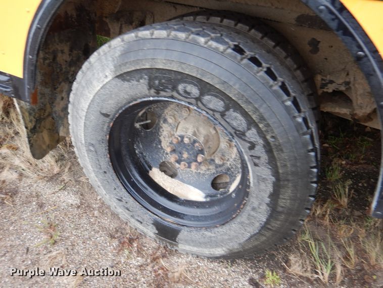 image for item FJ9795 2003 International 3800 school bus