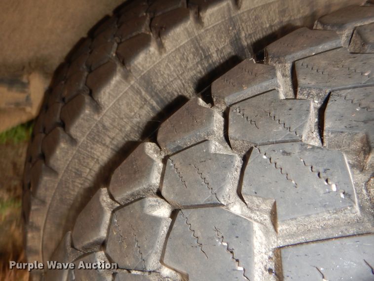 image for item FJ9795 2003 International 3800 school bus