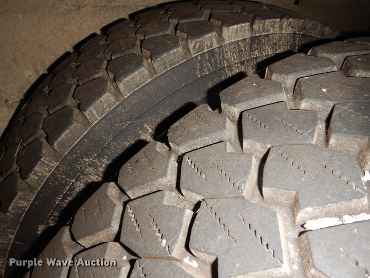 image for item FJ9795 2003 International 3800 school bus