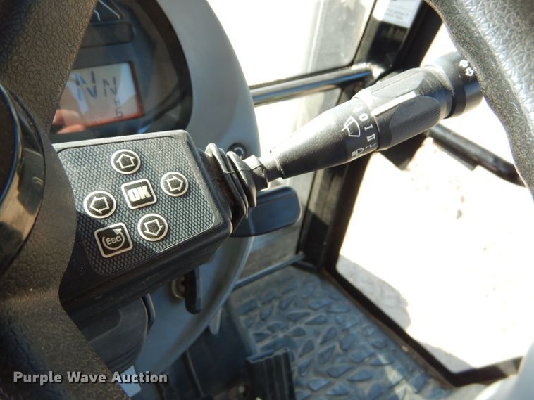 image for item FJ9806 2006 Challenger MT545B tractor