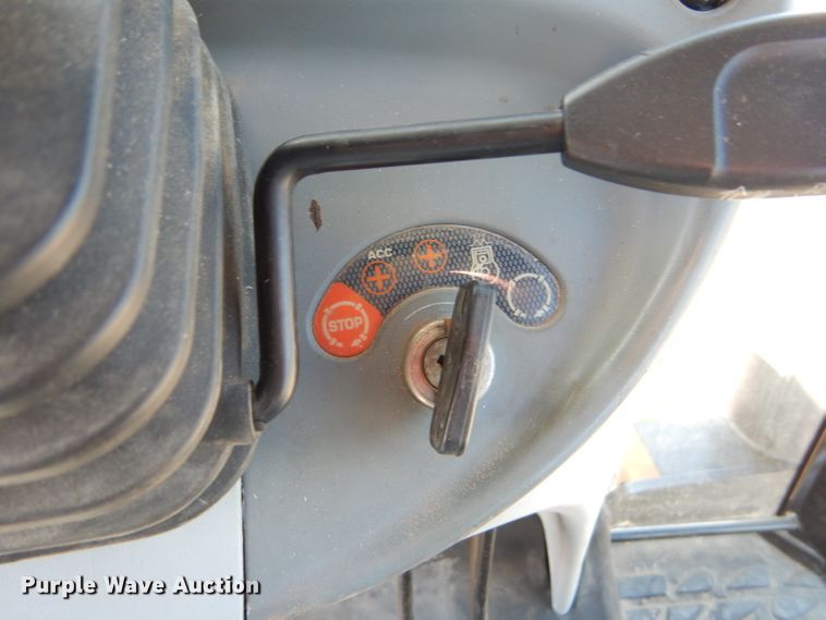 image for item FJ9806 2006 Challenger MT545B tractor