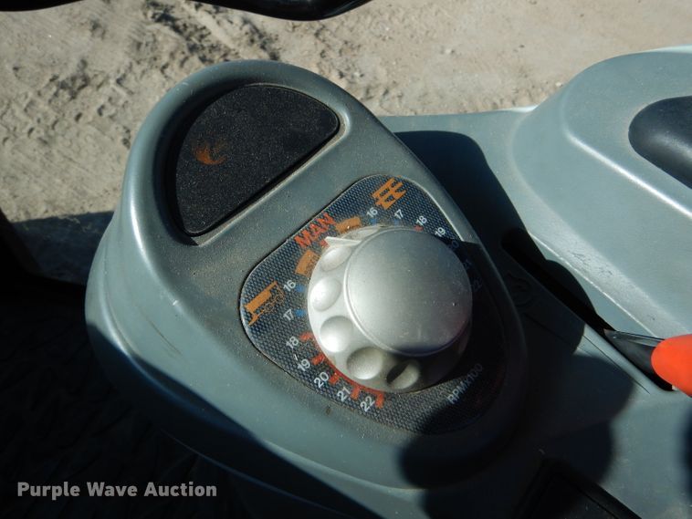 image for item FJ9806 2006 Challenger MT545B tractor