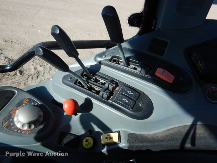 image for item FJ9806 2006 Challenger MT545B tractor