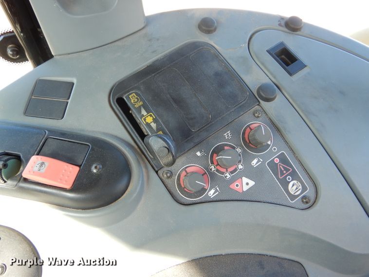 image for item FJ9806 2006 Challenger MT545B tractor