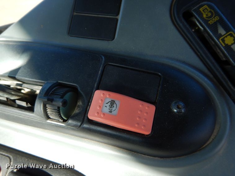 image for item FJ9806 2006 Challenger MT545B tractor