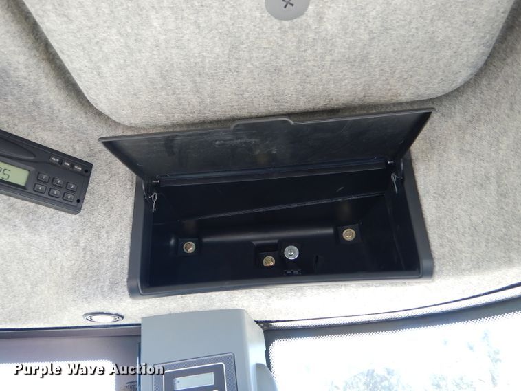 image for item FJ9806 2006 Challenger MT545B tractor