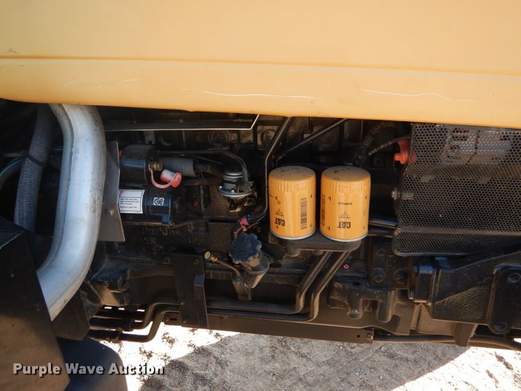 image for item FJ9806 2006 Challenger MT545B tractor