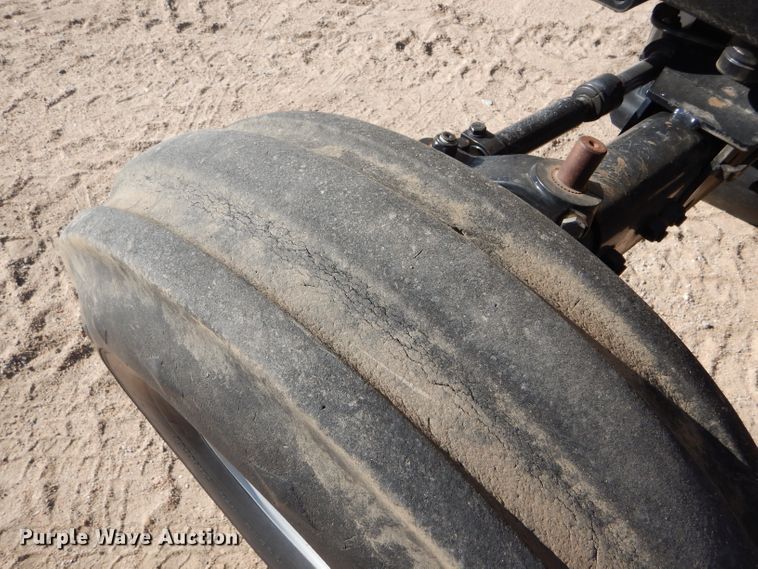 image for item FJ9806 2006 Challenger MT545B tractor