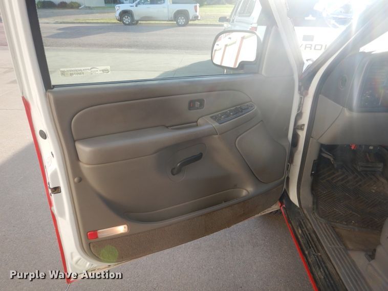 image for item FM9748 2004 Chevrolet Tahoe SUV