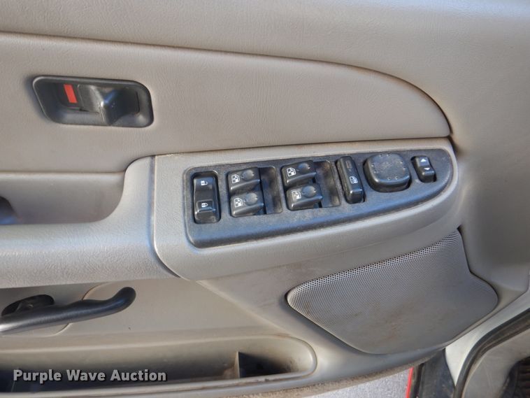 image for item FM9748 2004 Chevrolet Tahoe SUV