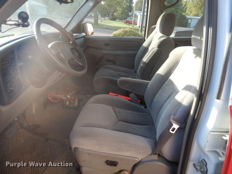 image for item FM9748 2004 Chevrolet Tahoe SUV