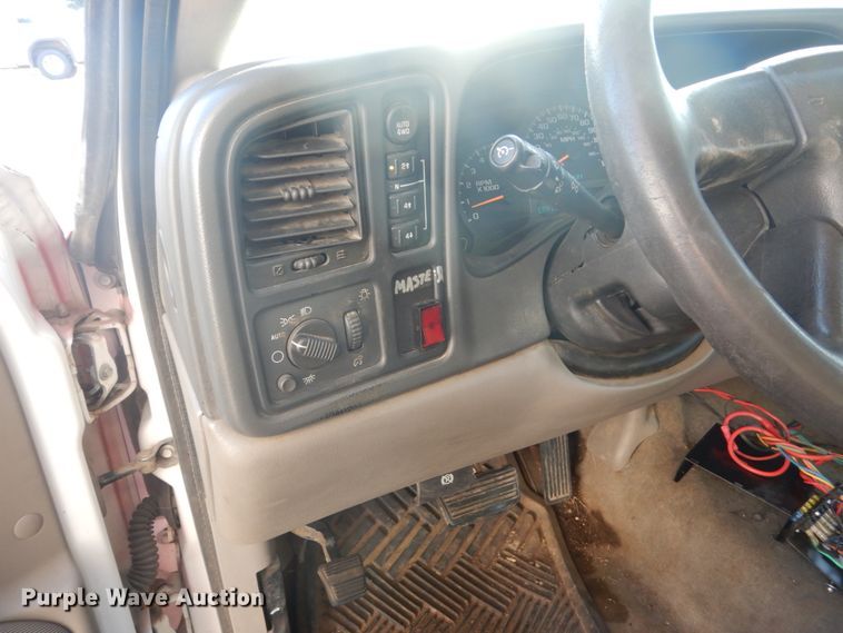 image for item FM9748 2004 Chevrolet Tahoe SUV