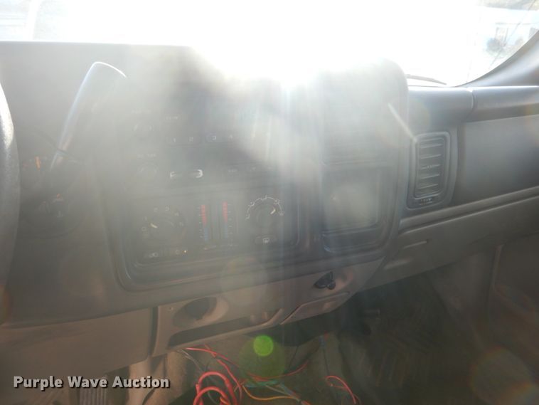 image for item FM9748 2004 Chevrolet Tahoe SUV