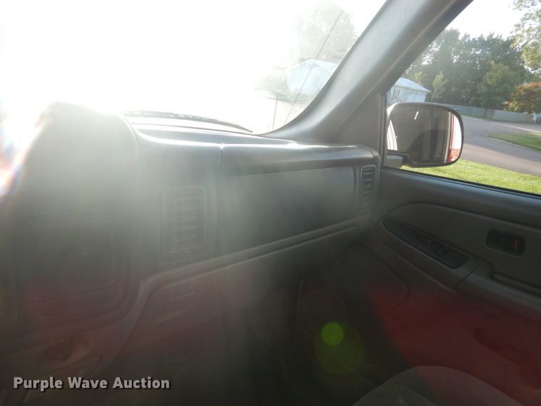 image for item FM9748 2004 Chevrolet Tahoe SUV