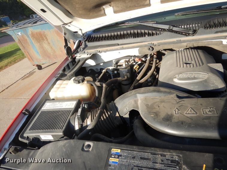 image for item FM9748 2004 Chevrolet Tahoe SUV