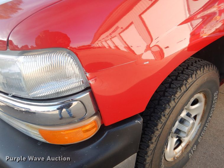 image for item FM9748 2004 Chevrolet Tahoe SUV