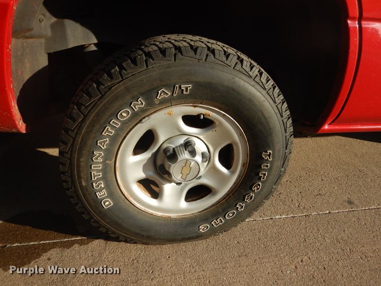 image for item FM9748 2004 Chevrolet Tahoe SUV